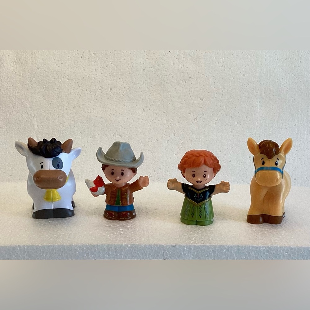Fisher Price Little People Lot of 4 Farmer man and woman, cow and horse